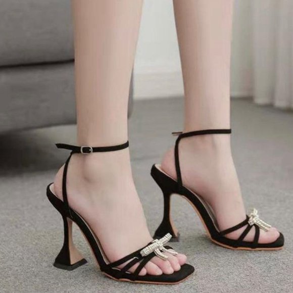 New high heels for women - Picture 2 of 3